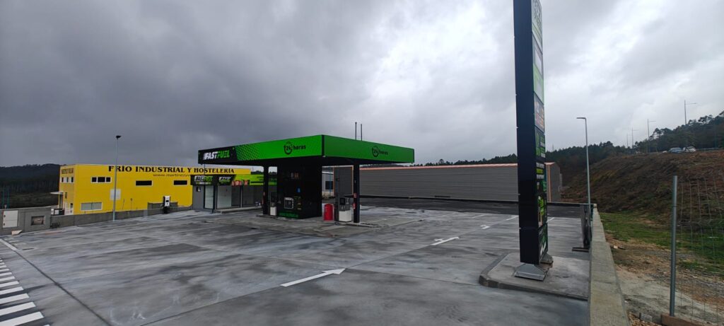 Gasolinera Low Cost Fast Fuel en Vimianzo abierta 24 horas
